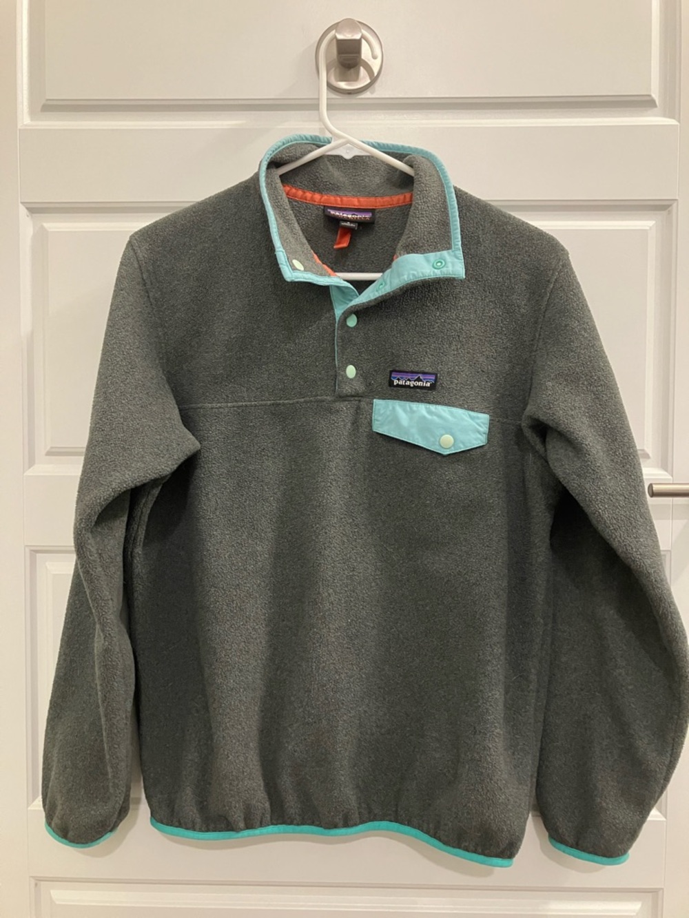 Patagonia Charcoal Gray Fleece Pullover with Mint Trim